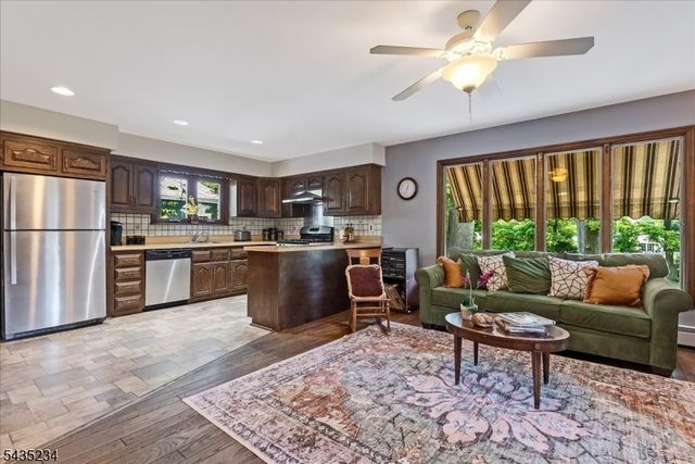 525 S Maple Ave, Glen Rock Boro, NJ 07452