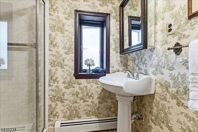 525 S Maple Ave, Glen Rock Boro, NJ 07452