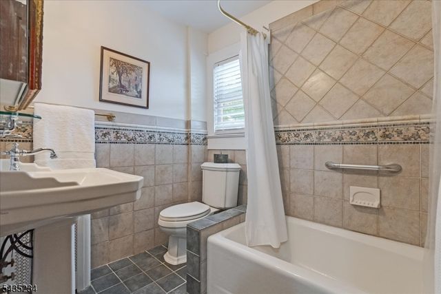 525 S Maple Ave, Glen Rock Boro, NJ 07452