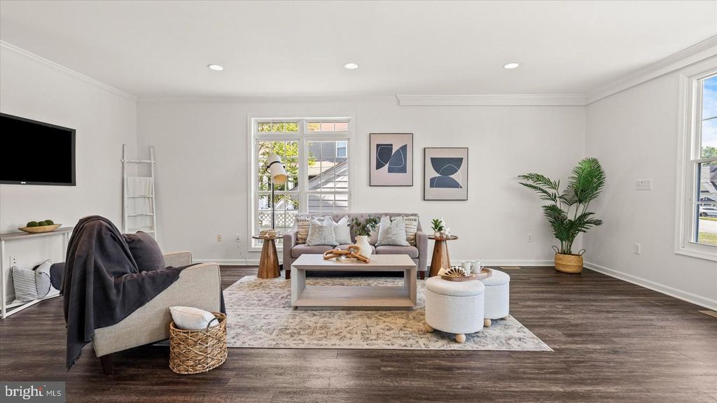 Image 14 of property listing at 646 ROCKAWAY BEACH AVE, Baltimore, MD 21221