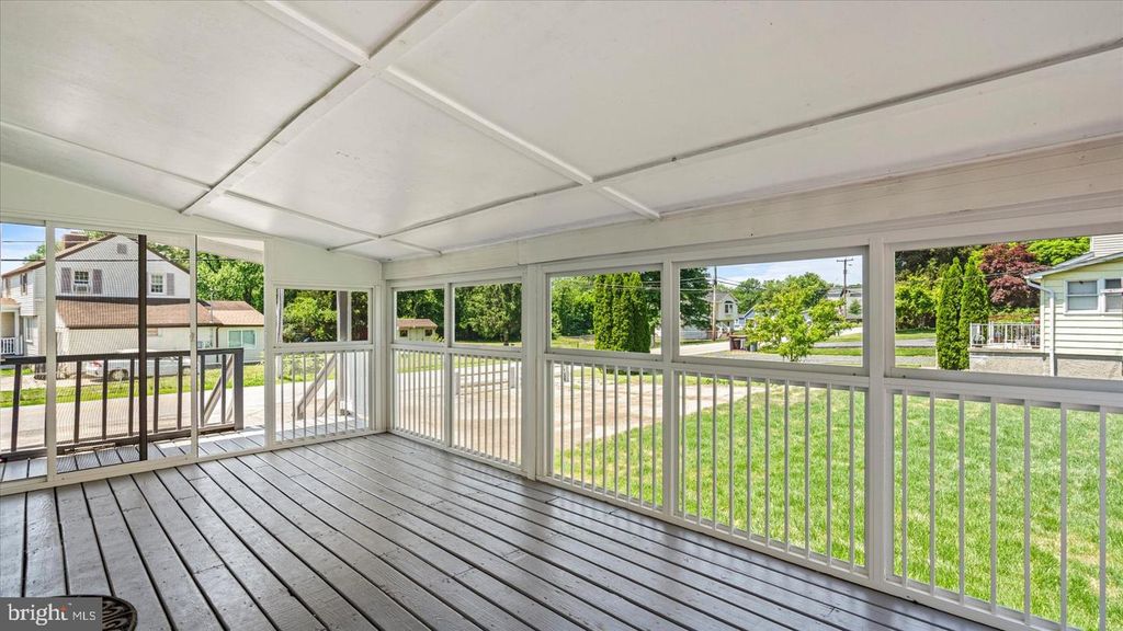 Image 36 of property listing at 646 ROCKAWAY BEACH AVE, Baltimore, MD 21221
