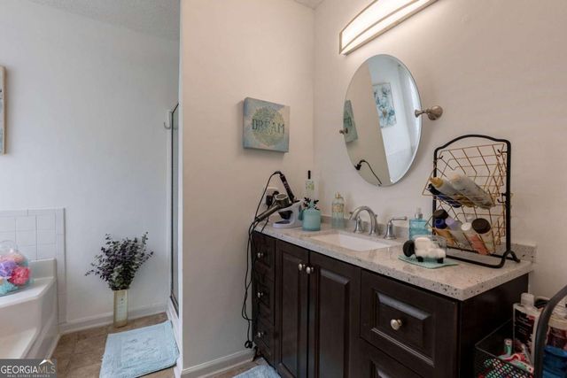 4280 Rosenelfe Way, Loganville, GA 30052