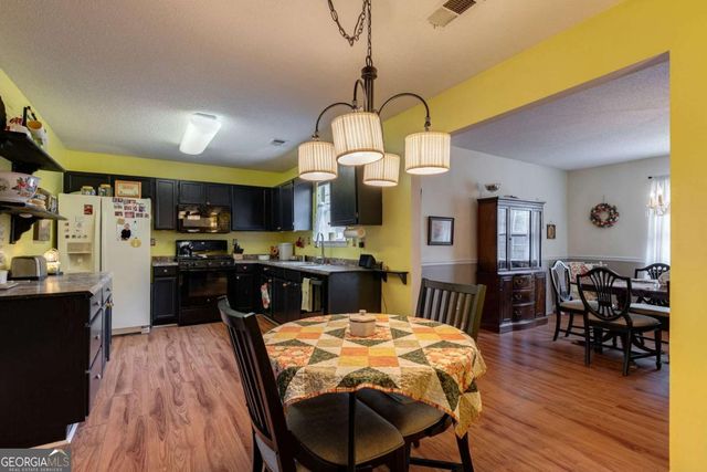 4280 Rosenelfe Way, Loganville, GA 30052