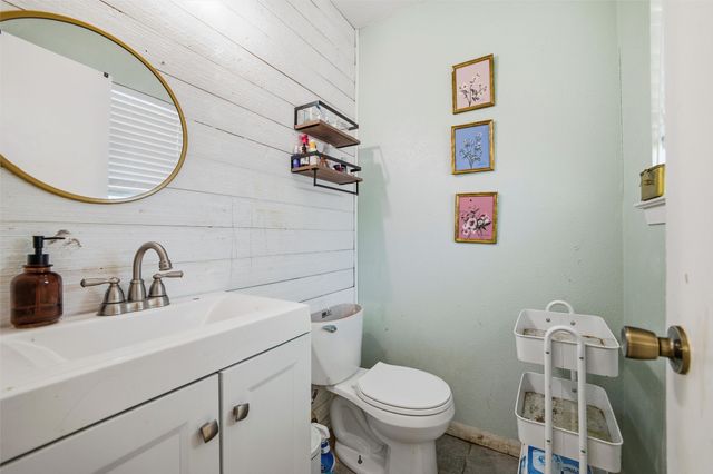 562 W Ferndale Lane, Grand Prairie, TX 75052