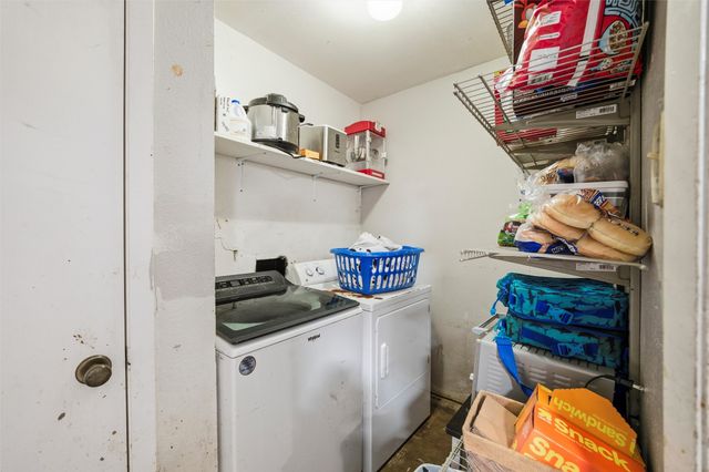 562 W Ferndale Lane, Grand Prairie, TX 75052