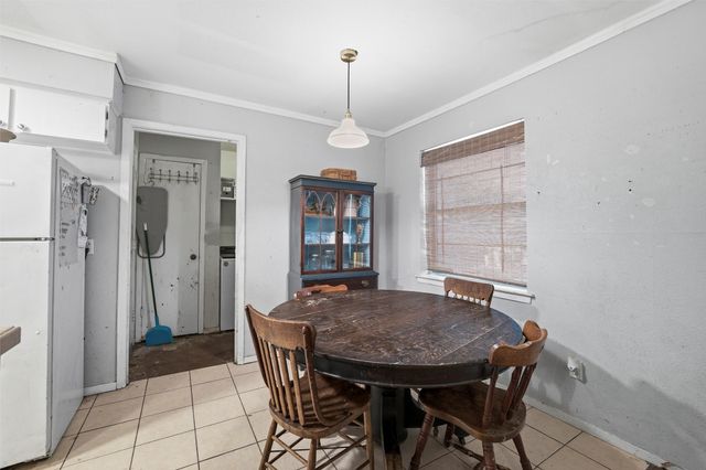 562 W Ferndale Lane, Grand Prairie, TX 75052