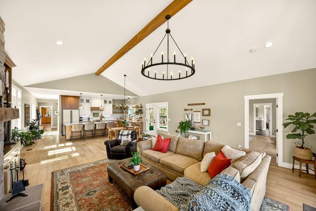 145 Lomas Road, Jacksonville, OR 97530