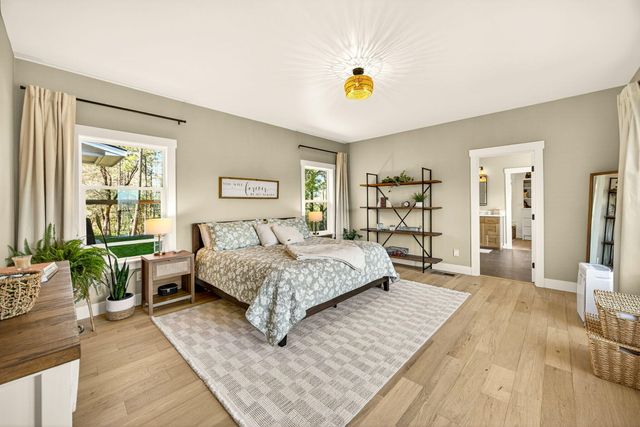 145 Lomas Road, Jacksonville, OR 97530