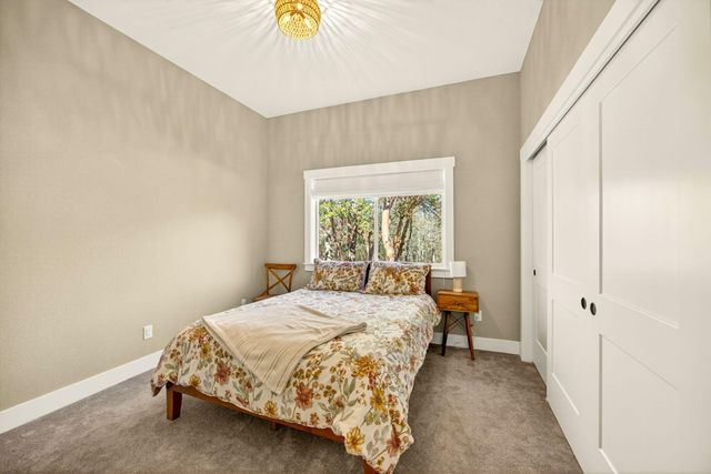 145 Lomas Road, Jacksonville, OR 97530