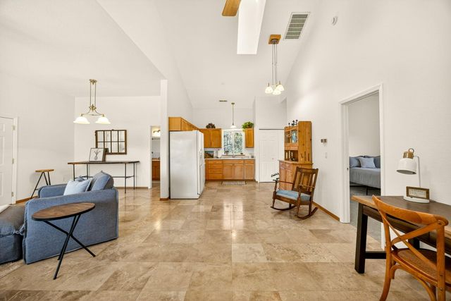 145 Lomas Road, Jacksonville, OR 97530