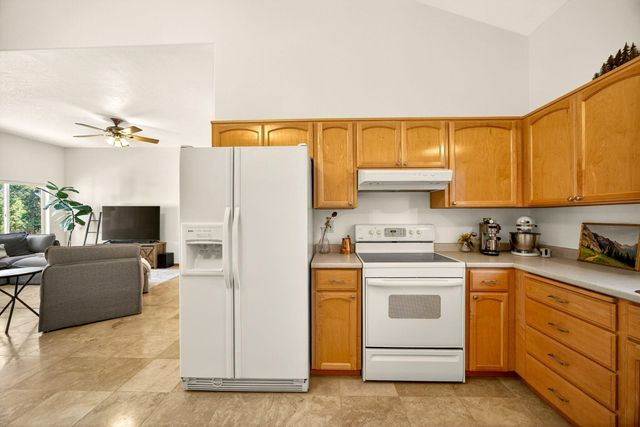 145 Lomas Road, Jacksonville, OR 97530