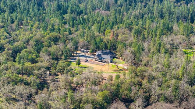 145 Lomas Road, Jacksonville, OR 97530