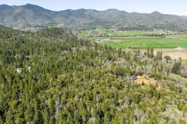 145 Lomas Road, Jacksonville, OR 97530