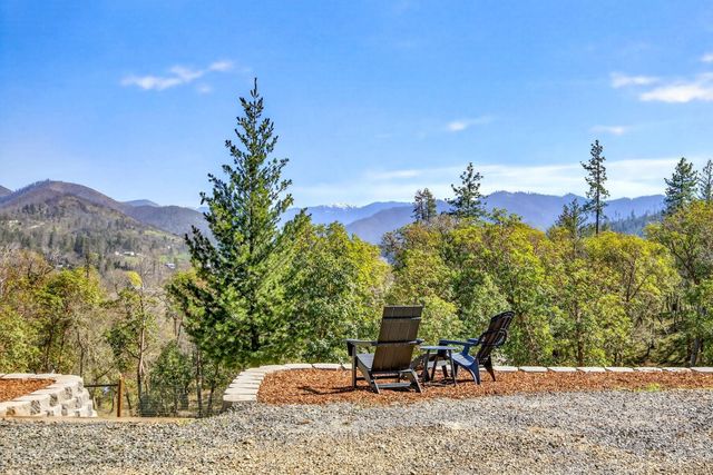 145 Lomas Road, Jacksonville, OR 97530