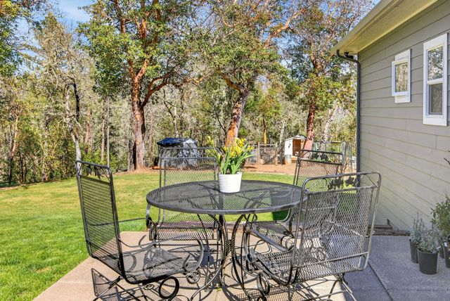 145 Lomas Road, Jacksonville, OR 97530