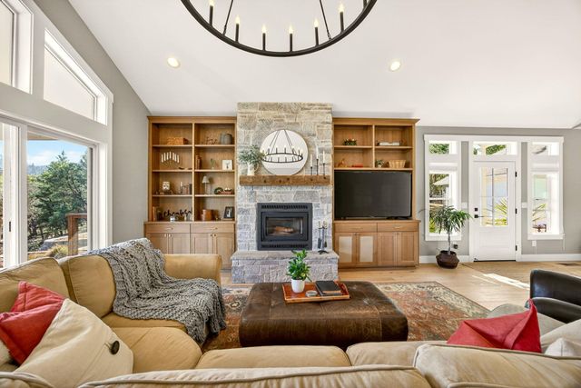 145 Lomas Road, Jacksonville, OR 97530