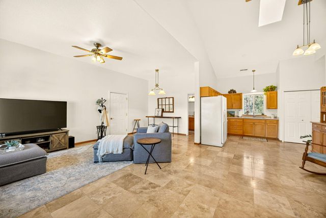 145 Lomas Road, Jacksonville, OR 97530