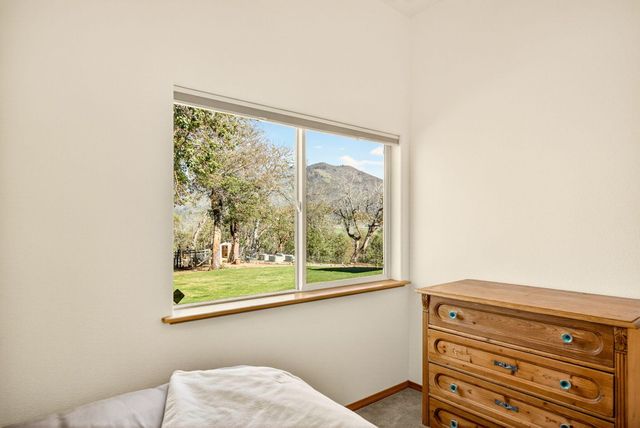 145 Lomas Road, Jacksonville, OR 97530