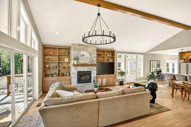 145 Lomas Road, Jacksonville, OR 97530