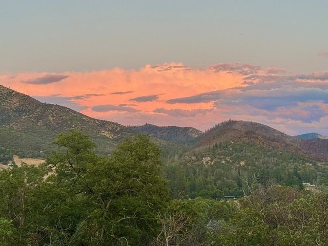 145 Lomas Road, Jacksonville, OR 97530