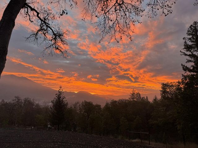 145 Lomas Road, Jacksonville, OR 97530