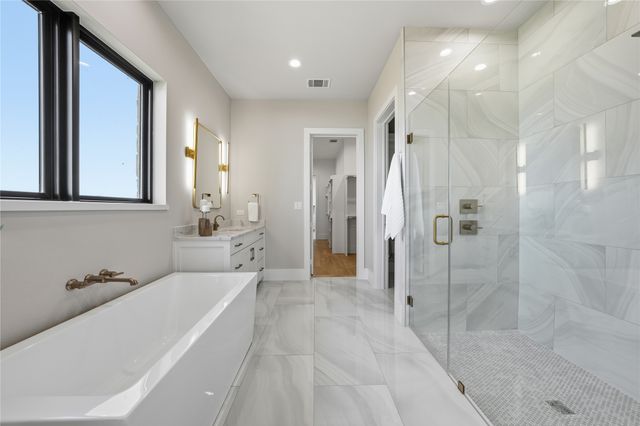 104 Mary Court, Gun Barrel City, TX 75156