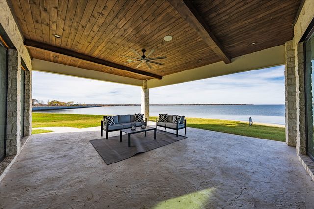 104 Mary Court, Gun Barrel City, TX 75156