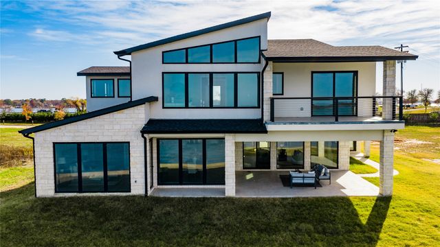 104 Mary Court, Gun Barrel City, TX 75156