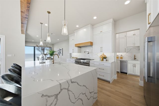 104 Mary Court, Gun Barrel City, TX 75156