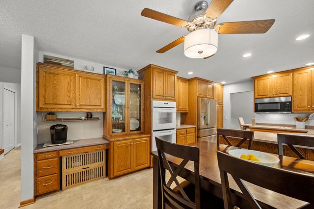 8254 38th Street N, Lake Elmo, MN 55042