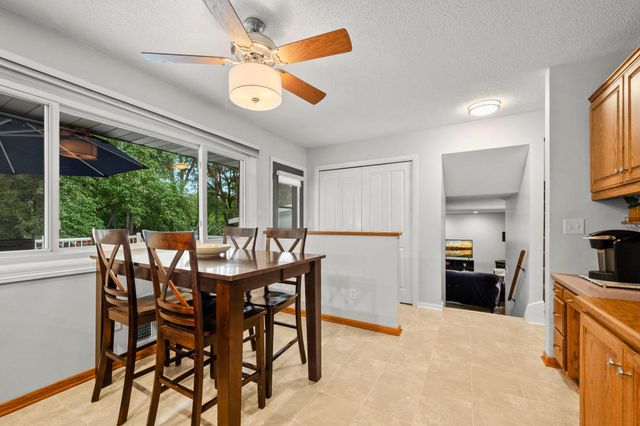 8254 38th Street N, Lake Elmo, MN 55042