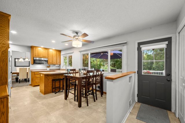 8254 38th Street N, Lake Elmo, MN 55042
