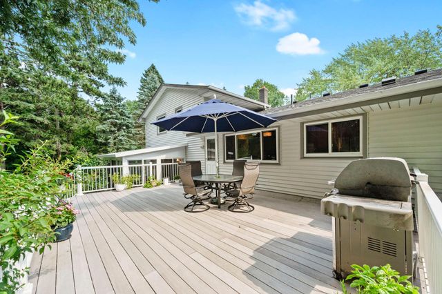 8254 38th Street N, Lake Elmo, MN 55042
