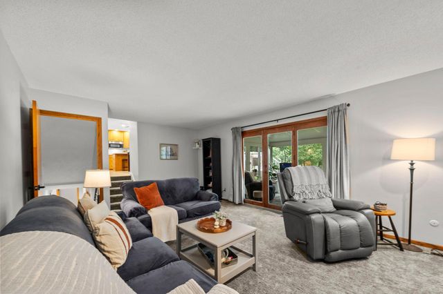 8254 38th Street N, Lake Elmo, MN 55042