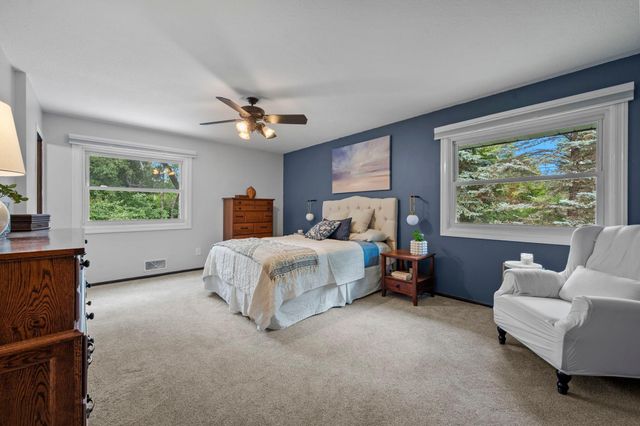 8254 38th Street N, Lake Elmo, MN 55042