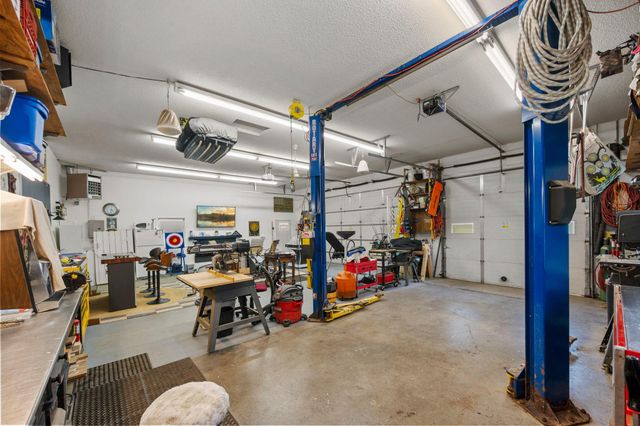 8254 38th Street N, Lake Elmo, MN 55042