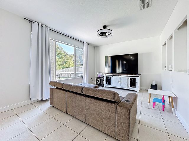 1826 MEADOW POND WAY, Orlando, FL 32824