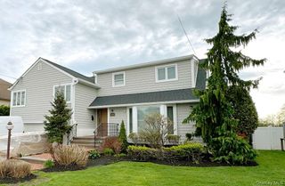 3544 Woodward Street, Oceanside, NY 11572