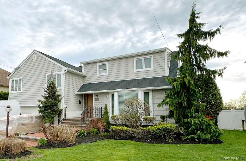 3544 Woodward Street, Oceanside, NY 11572