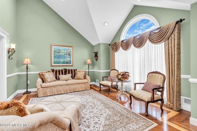14 Melissa Lane, Howell, NJ 07731