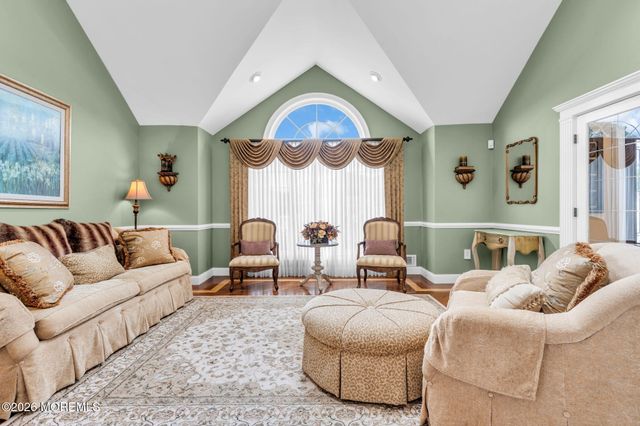 14 Melissa Lane, Howell, NJ 07731