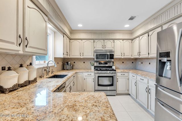 14 Melissa Lane, Howell, NJ 07731