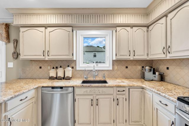 14 Melissa Lane, Howell, NJ 07731