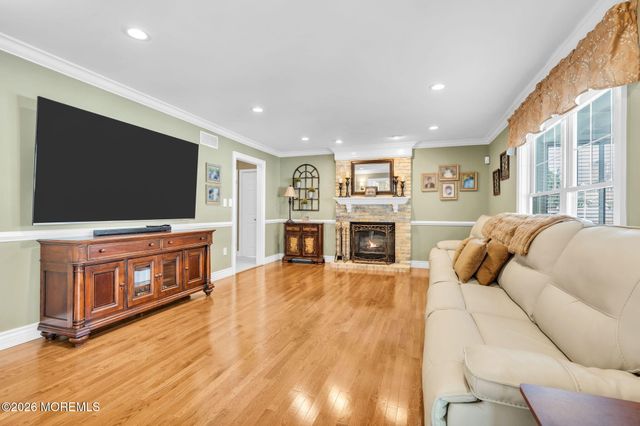 14 Melissa Lane, Howell, NJ 07731