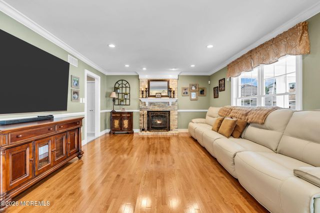 14 Melissa Lane, Howell, NJ 07731