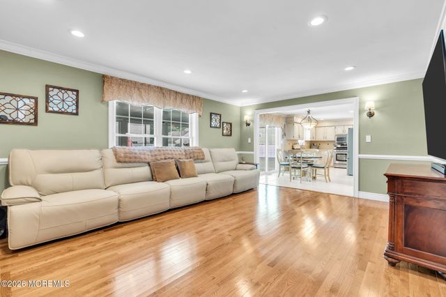 14 Melissa Lane, Howell, NJ 07731