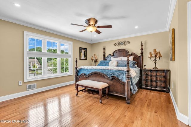 14 Melissa Lane, Howell, NJ 07731