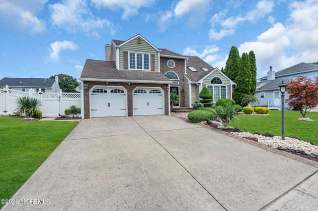 14 Melissa Lane, Howell, NJ 07731