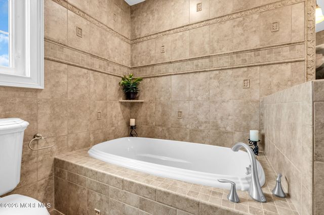 14 Melissa Lane, Howell, NJ 07731