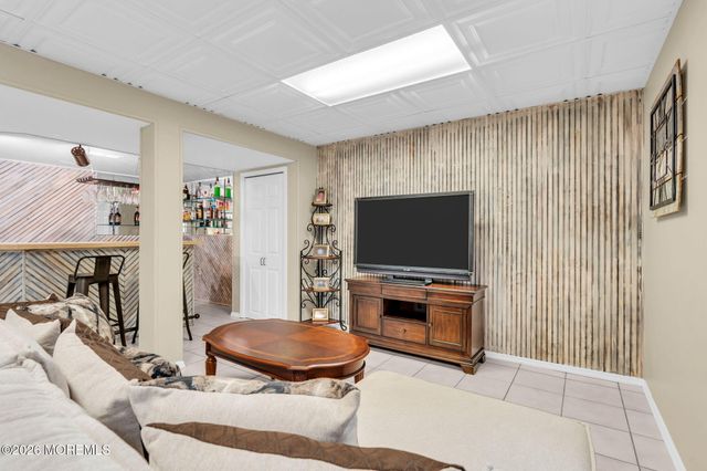 14 Melissa Lane, Howell, NJ 07731